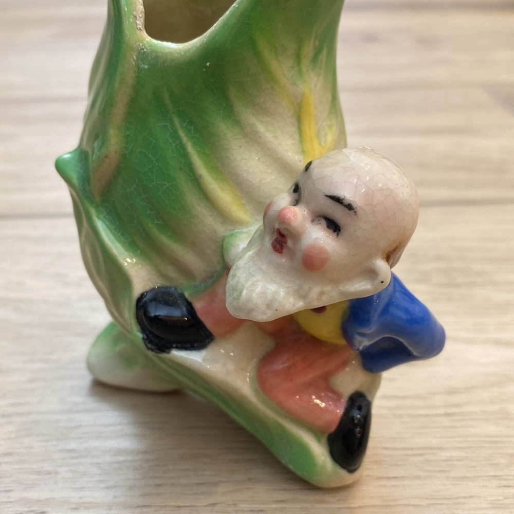 Vintage Leaf Gnome Vase Planter - Picture 2 of 11